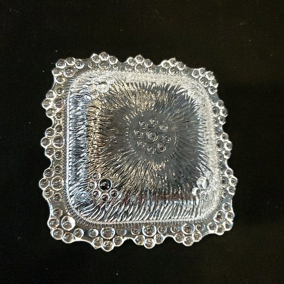 Two (2) Beautiful Vintage Clear Glass Trinket Dishes Coasters Unique Design 4x4 - Picture 7 of 7